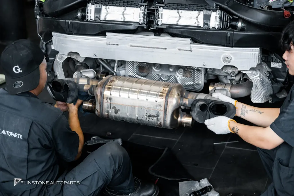Porsche 992 ท่อ Akrapovic