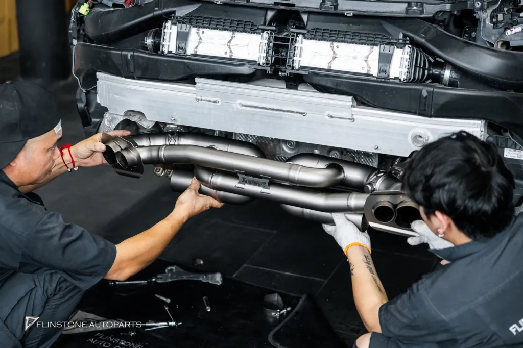 Porsche 992 ท่อ Akrapovic