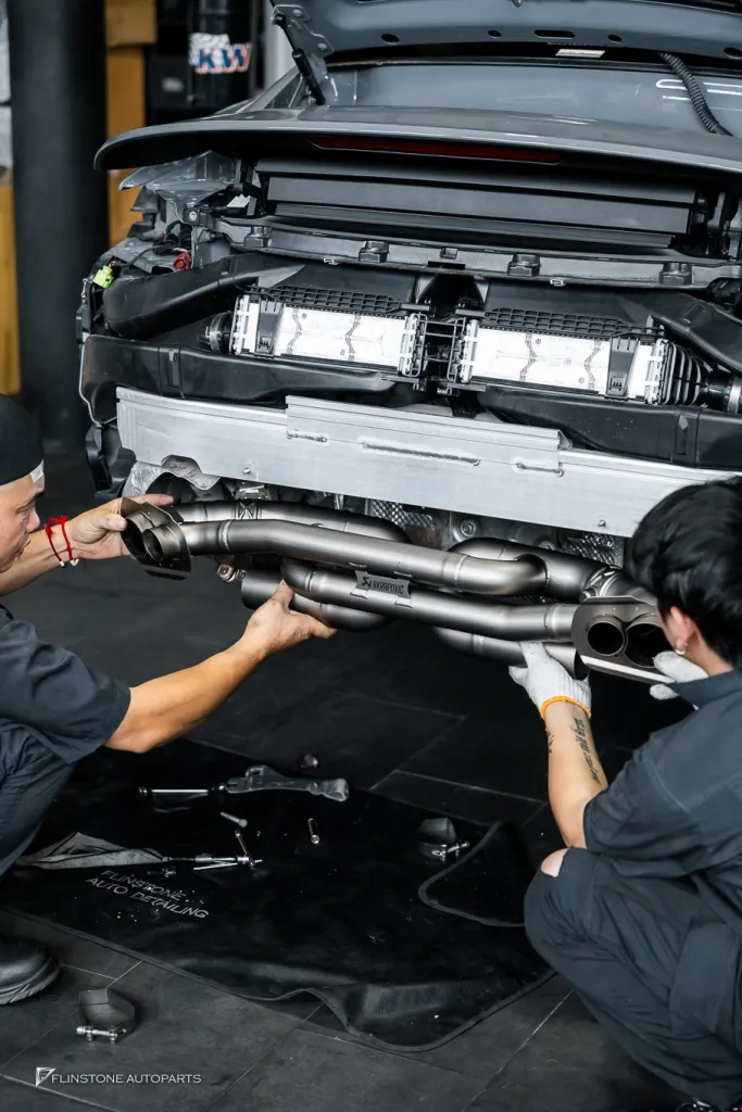 Porsche 992 ท่อ Akrapovic