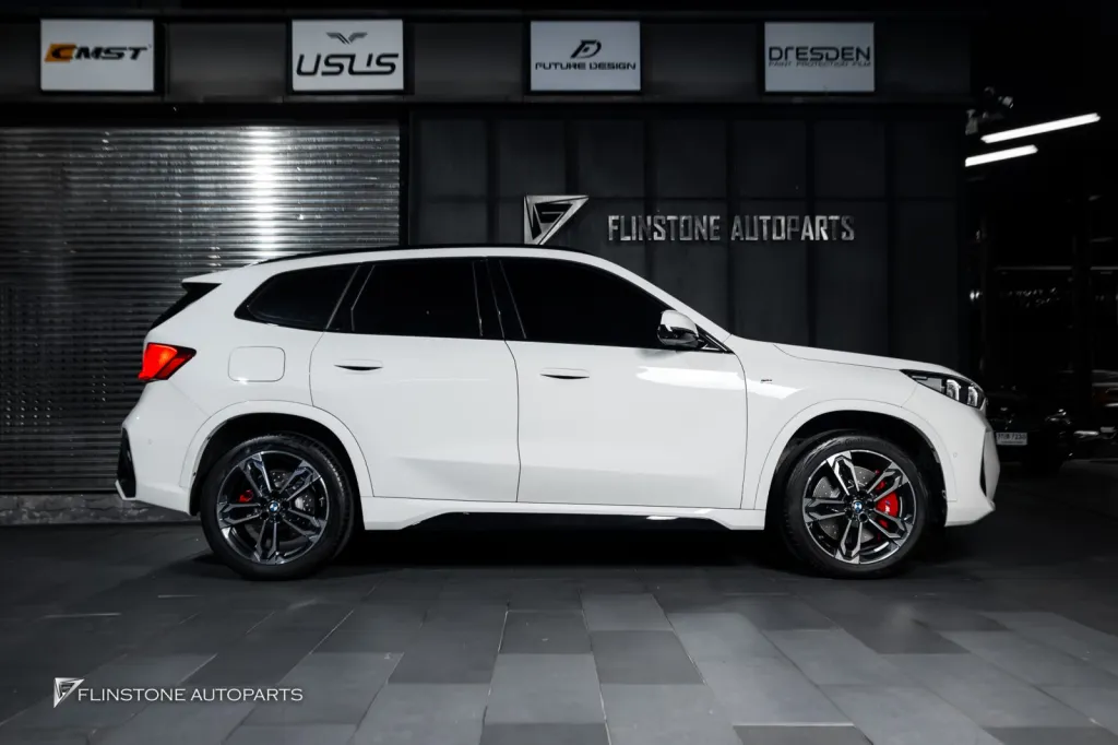 BMW x1 U11 เบรคแท้ กระจัง LED