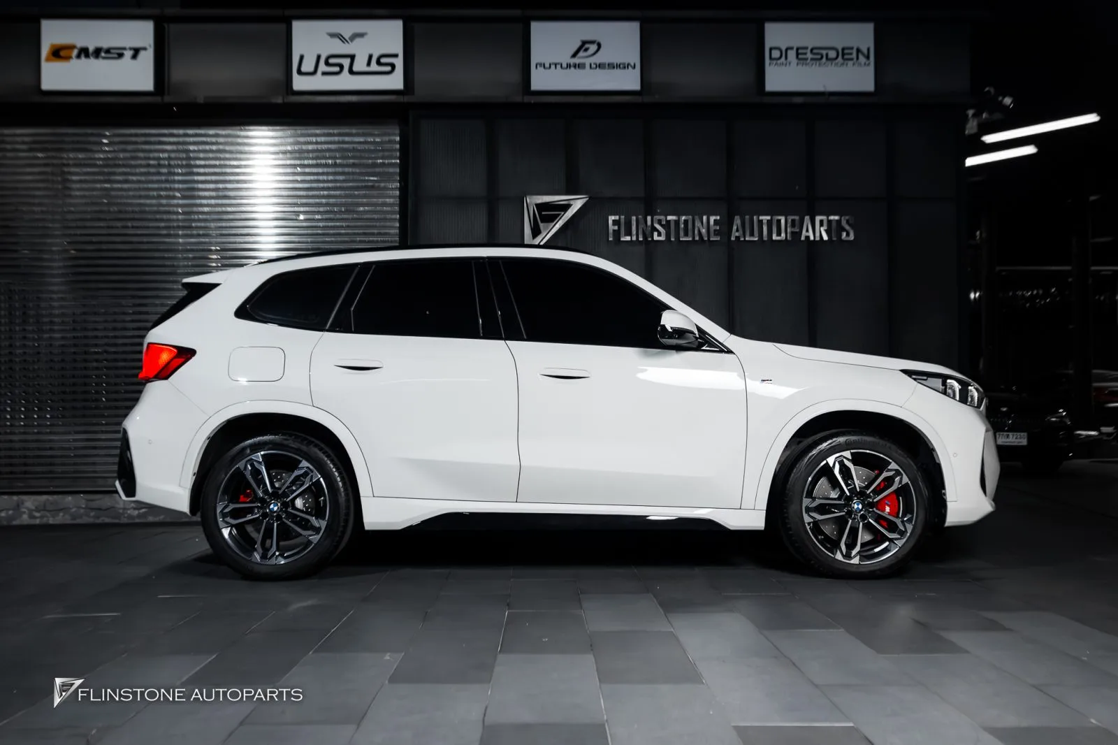 BMW x1 U11 เบรคแท้ กระจัง LED