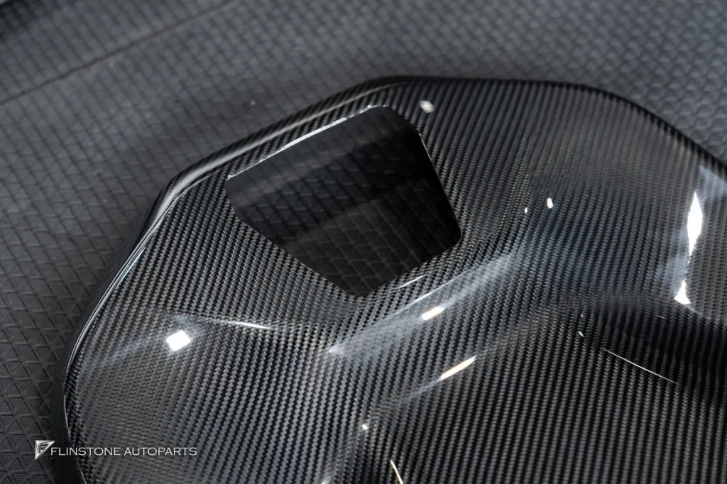 BMW i5 G60 排气管Usus 座椅背板碳纤维