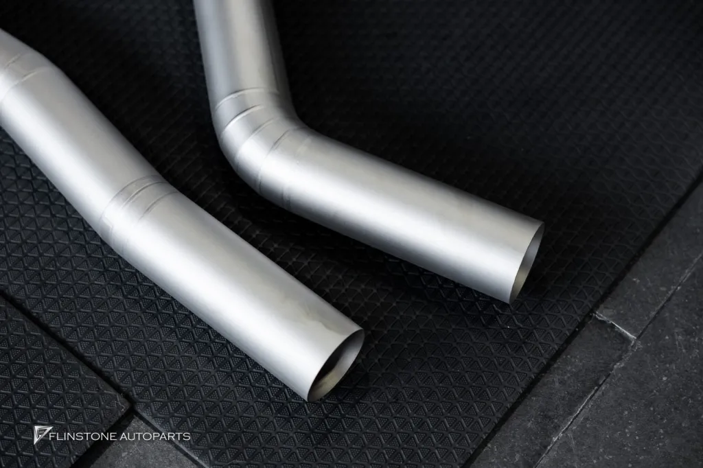 BMW i5 G60 排气管Usus 座椅背板碳纤维