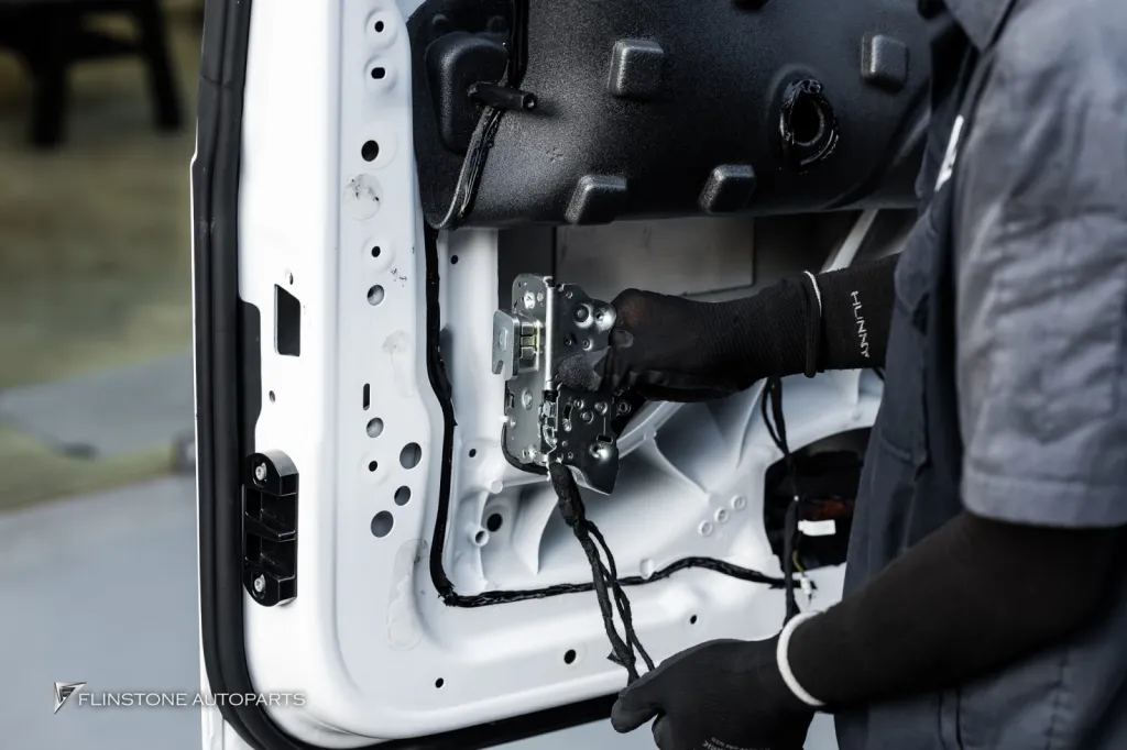 Benz G-class โช๊ค KW & Keyless , บันใดข้าง , ประตูดูด — ประตูดูด
