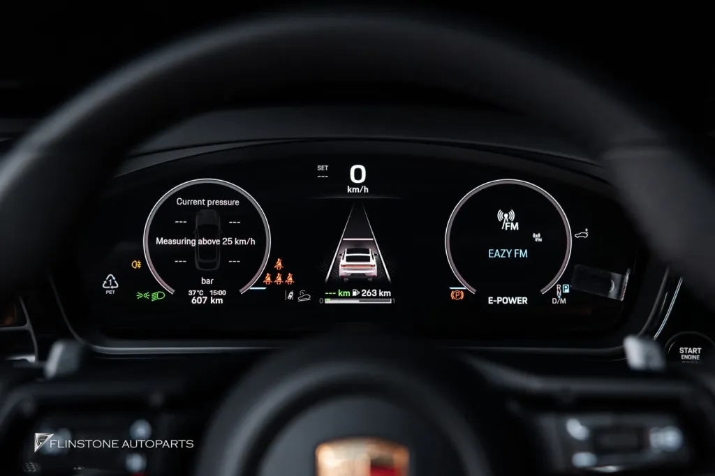 Porsche Cayenne Dashboard แดง