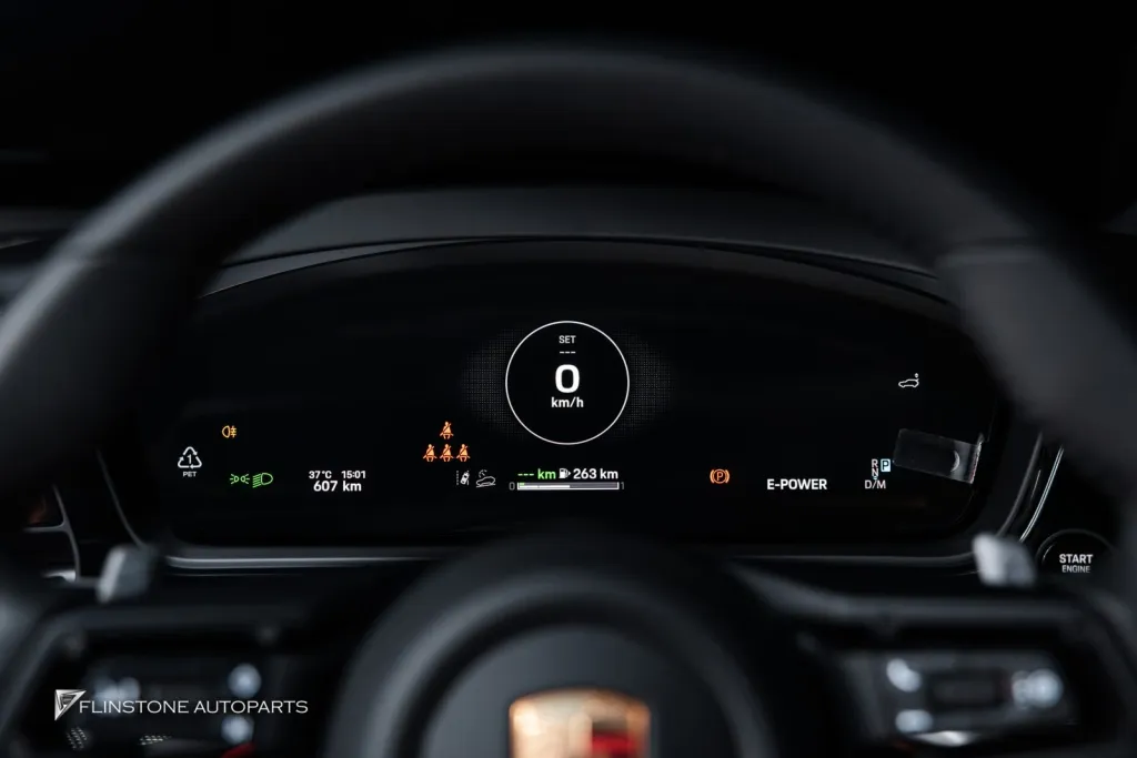 Porsche Cayenne Dashboard แดง