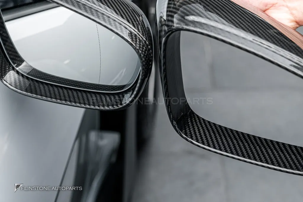 Usus Carbon 992