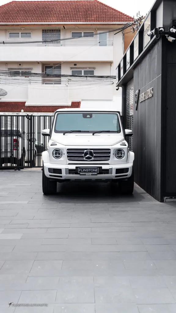 Benz G-class โช๊ค KW & Keyless , บันใดข้าง , ประตูดูด — บันใดข้าง