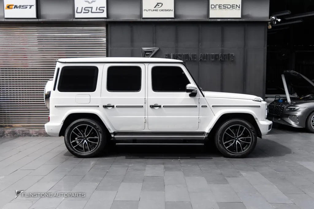 Benz G-class โช๊ค KW & Keyless , บันใดข้าง , ประตูดูด — ประตูดูด