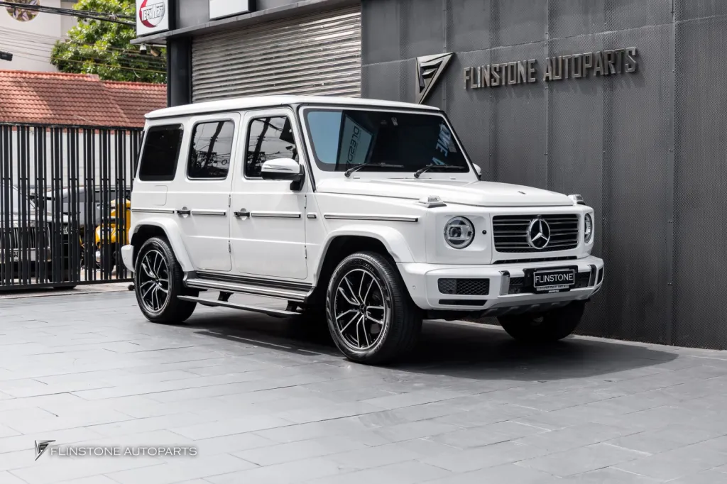 Benz G-class โช๊ค KW & Keyless , บันใดข้าง , ประตูดูด — บันใดข้าง