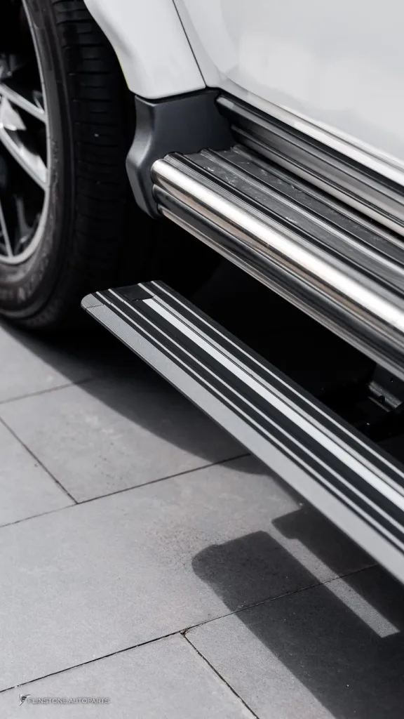 Benz G-class โช๊ค KW & Keyless , บันใดข้าง , ประตูดูด — บันใดข้าง