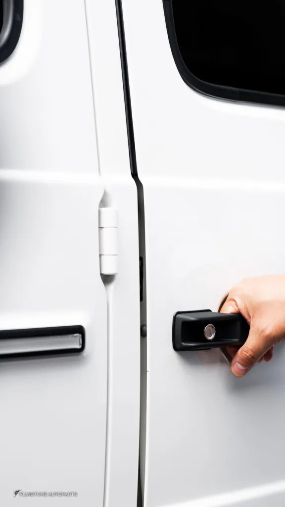 Benz G-class โช๊ค KW & Keyless , บันใดข้าง , ประตูดูด — ประตูดูด