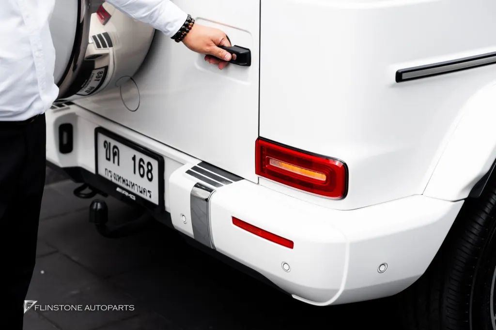 Benz G-class โช๊ค KW & Keyless , บันใดข้าง , ประตูดูด — ประตูดูด