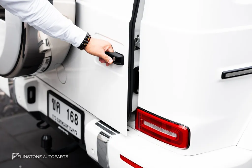 Benz G-class โช๊ค KW & Keyless , บันใดข้าง , ประตูดูด — ประตูดูด