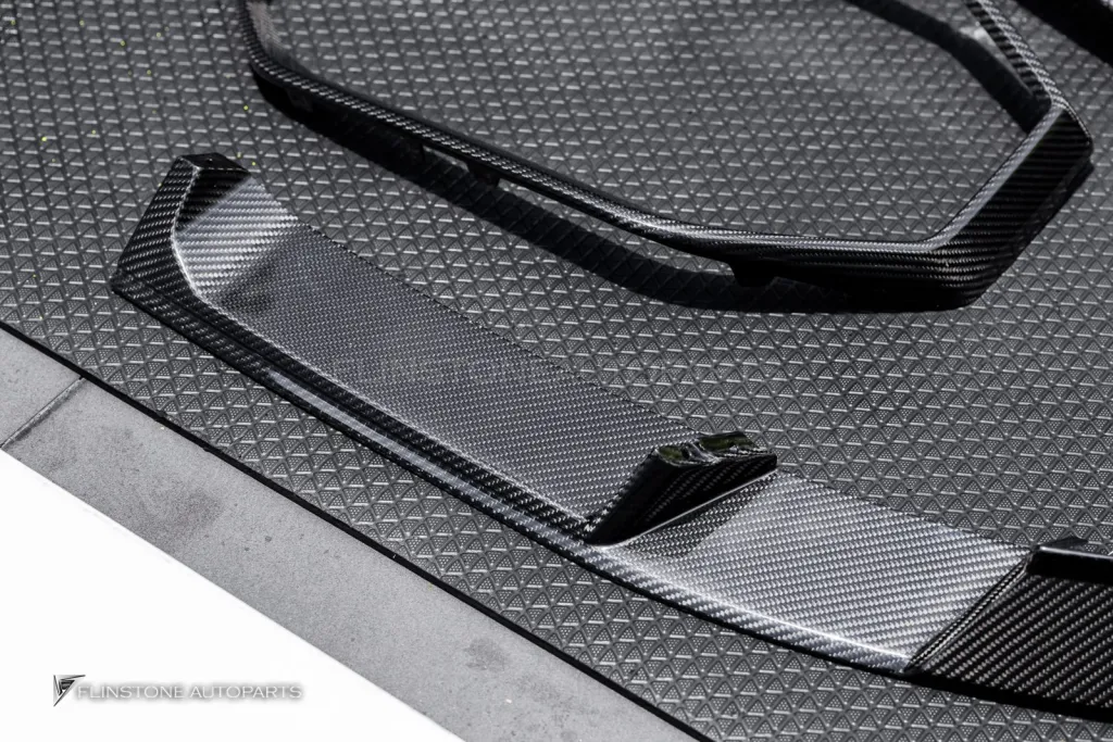 BMW XM ชุดพาร์ทคาร์บอนรอบคัน Usus