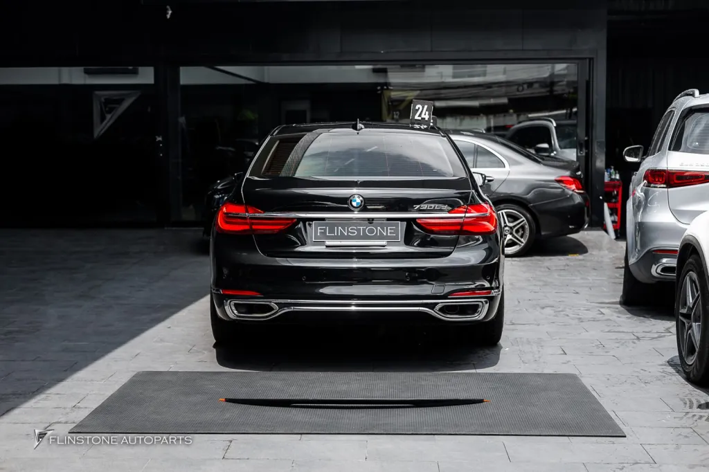 BMW 730LD สปอยเลอร์หลัง