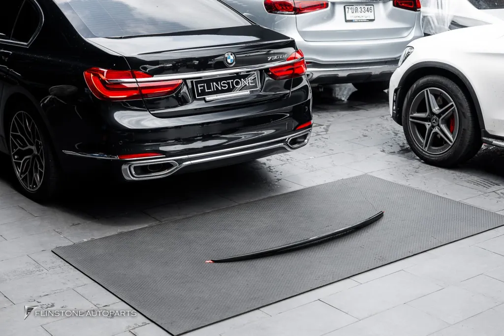 BMW 730LD สปอยเลอร์หลัง