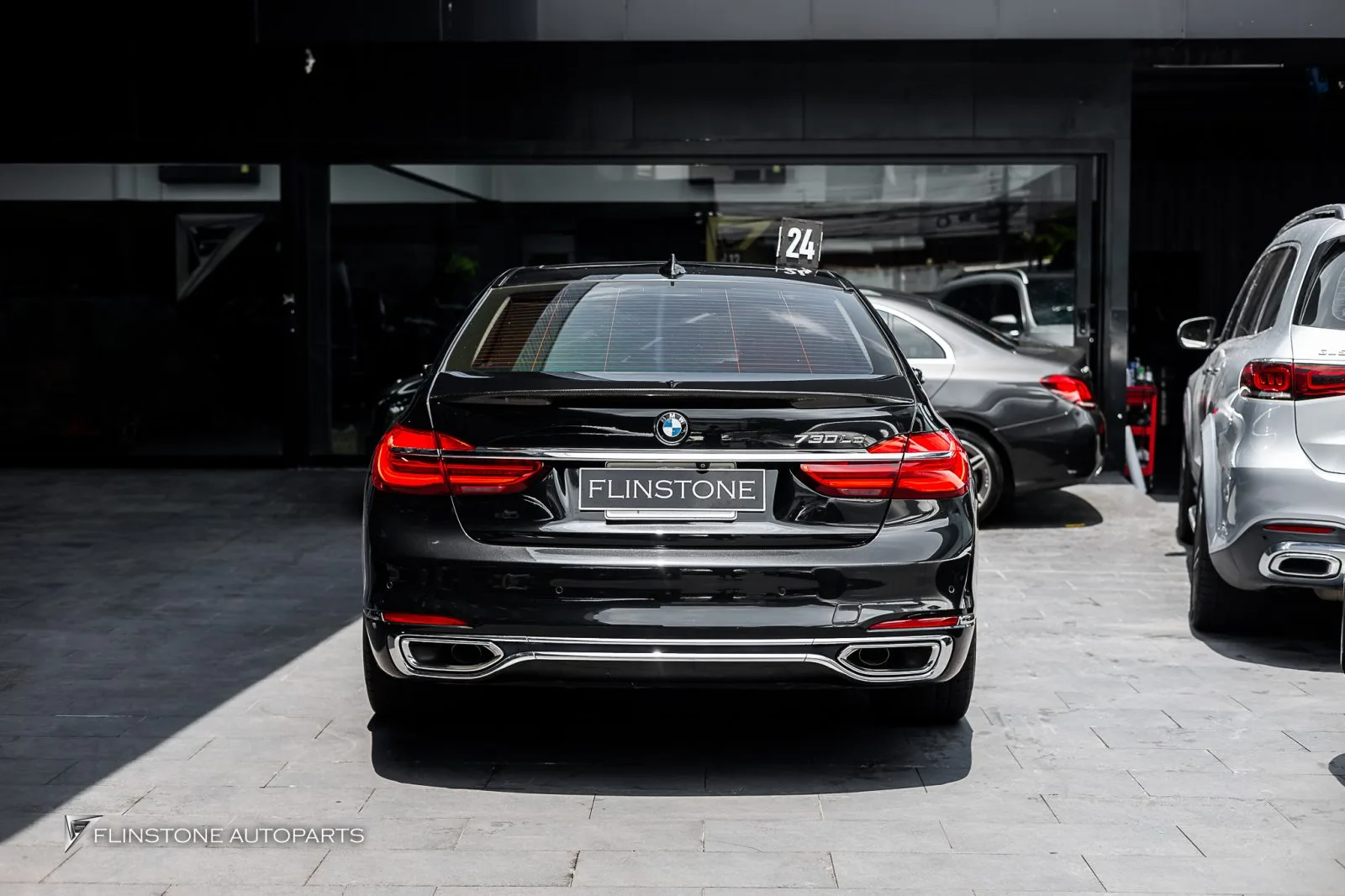 BMW 730LD สปอยเลอร์หลัง