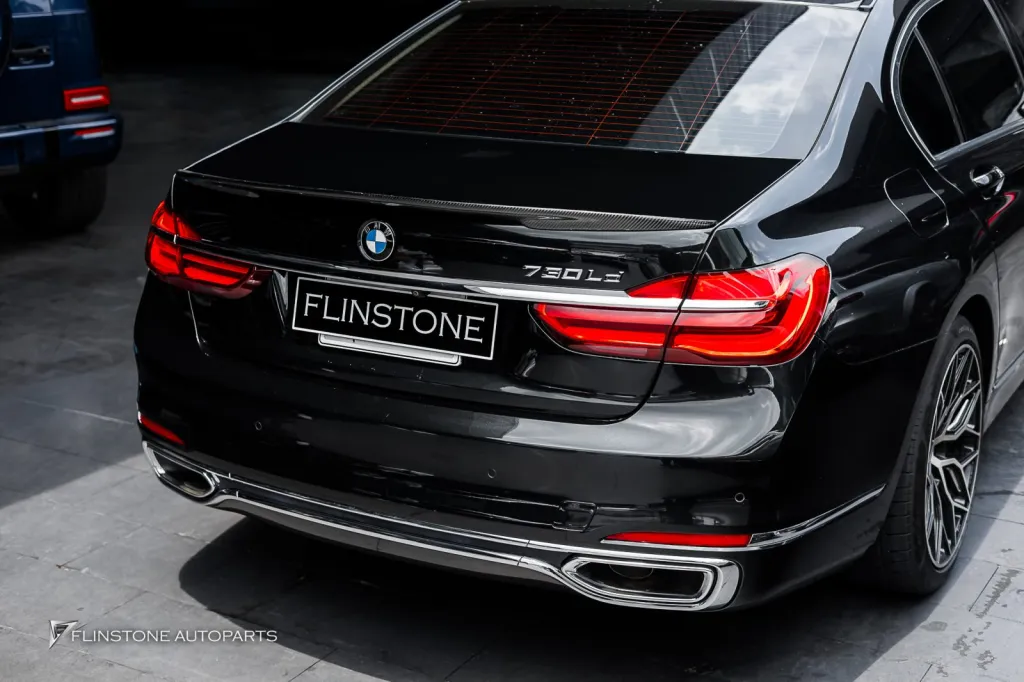 BMW 730LD สปอยเลอร์หลัง