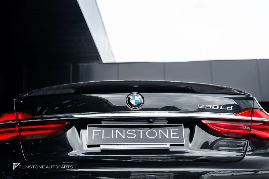 BMW 730LD สปอยเลอร์หลัง