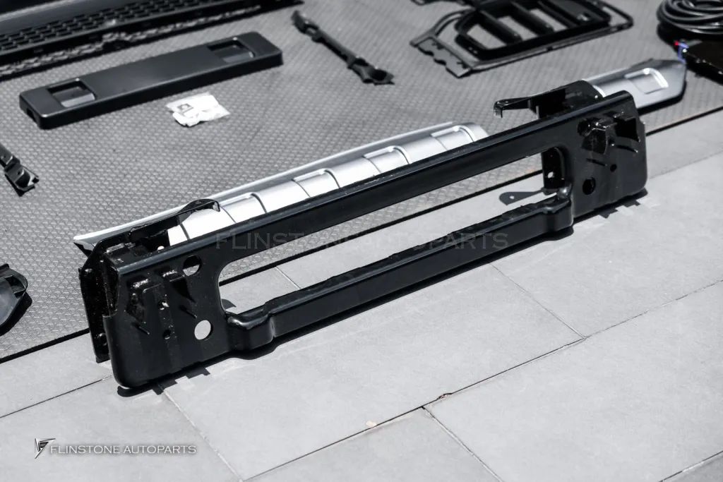 Mercedes Benz Gclass to Facelift 部件套装轮毂 Usus Bullbar