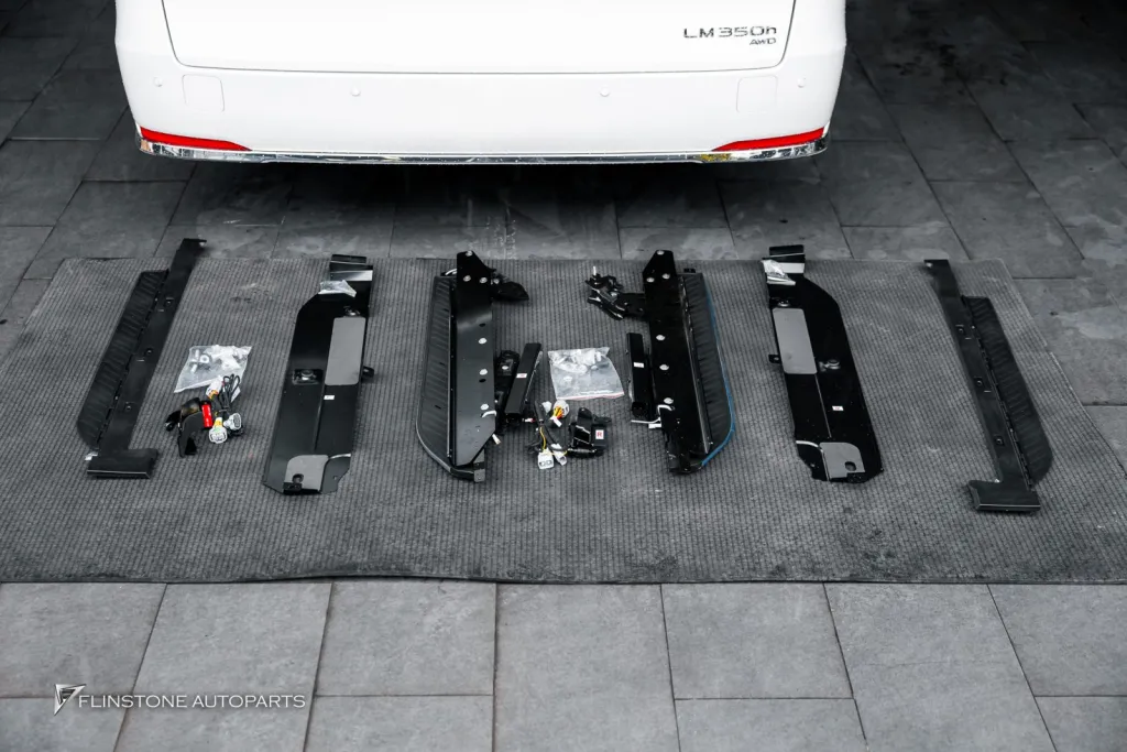 Lexus Alphard บันไดไฟฟ้า — Lexus