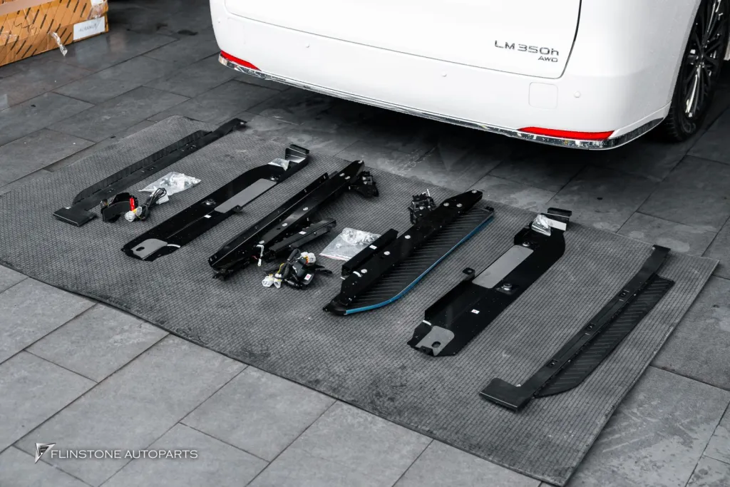 Lexus Alphard บันไดไฟฟ้า — Lexus