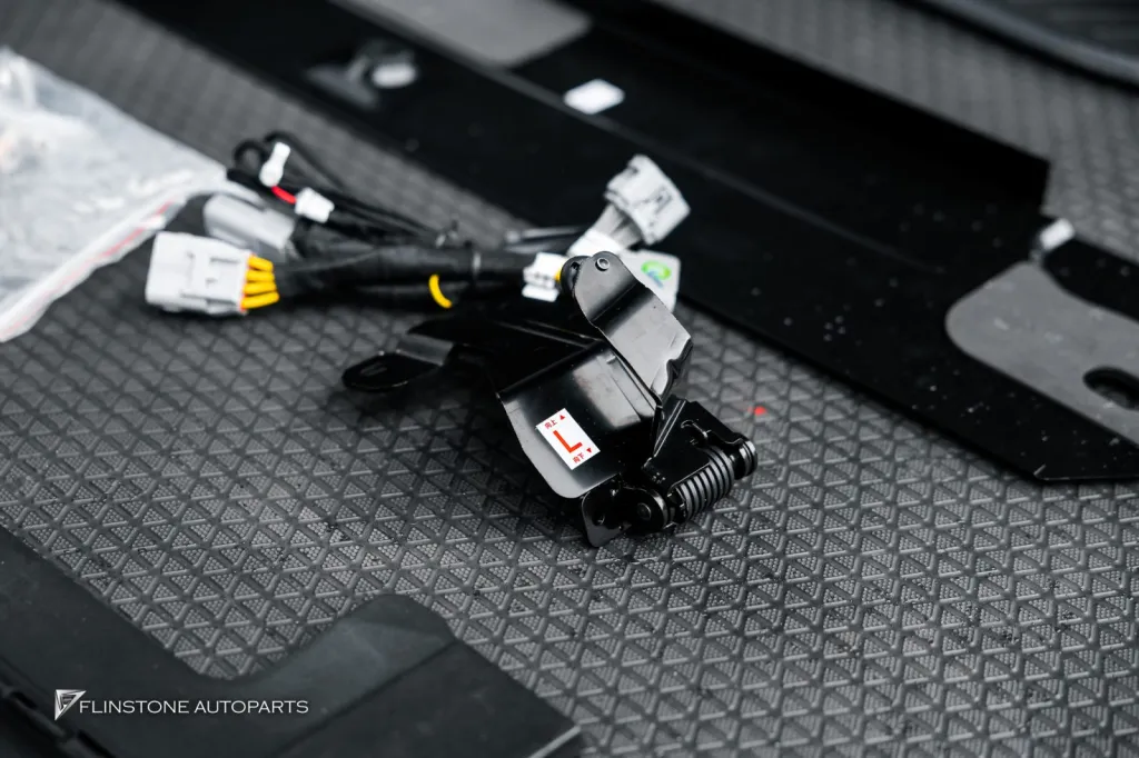 Lexus Alphard บันไดไฟฟ้า — Lexus