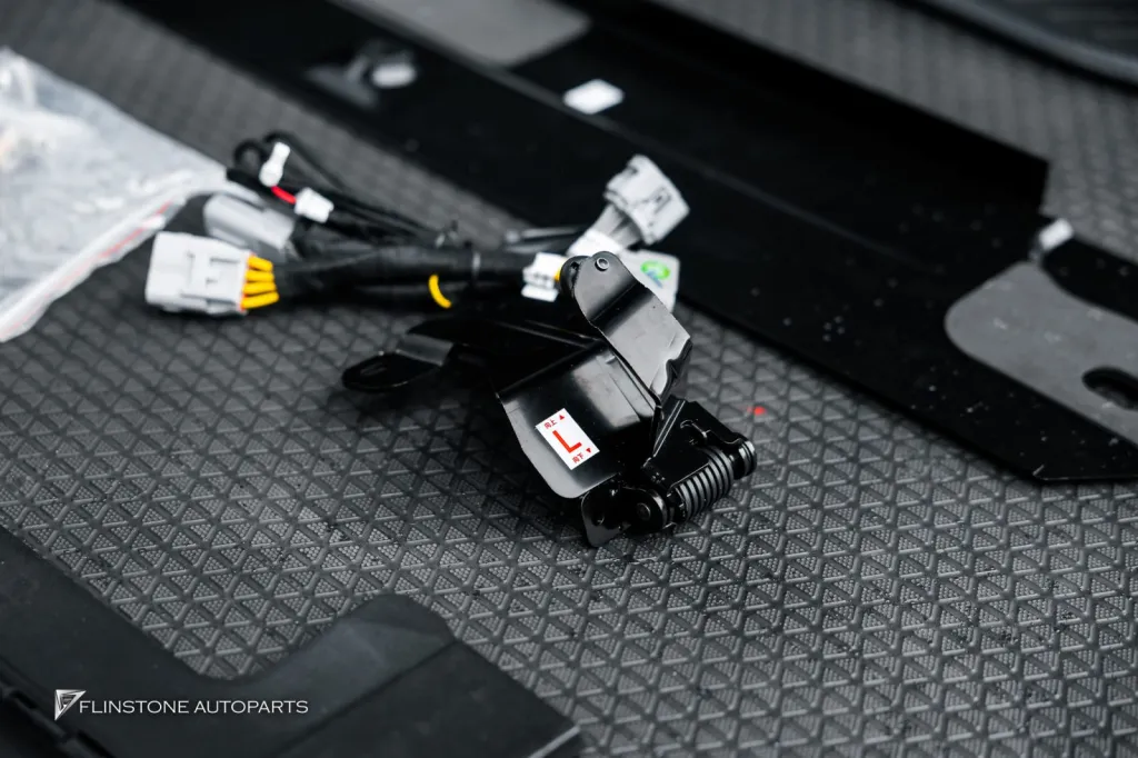 Lexus Alphard บันไดไฟฟ้า — Alphard
