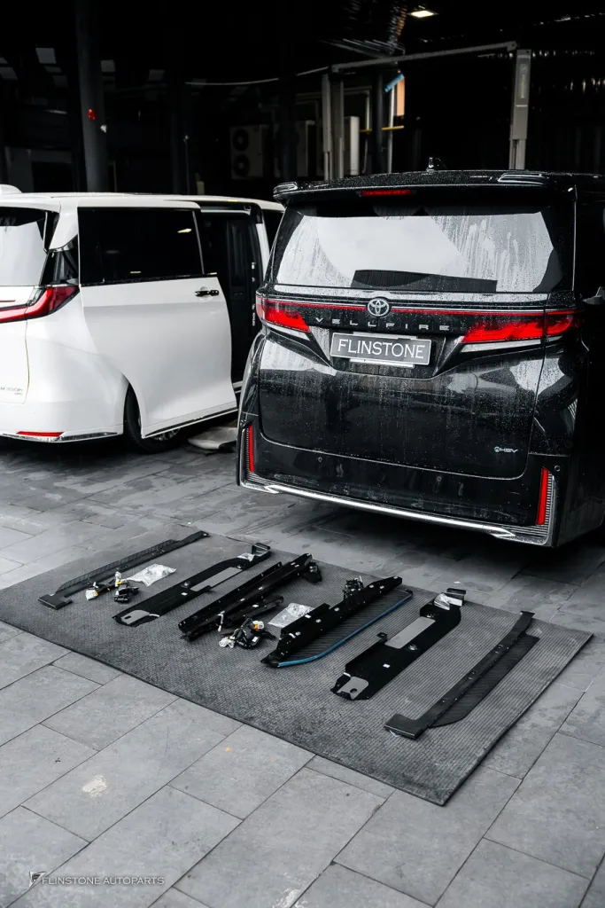 Lexus Alphard บันไดไฟฟ้า — Alphard
