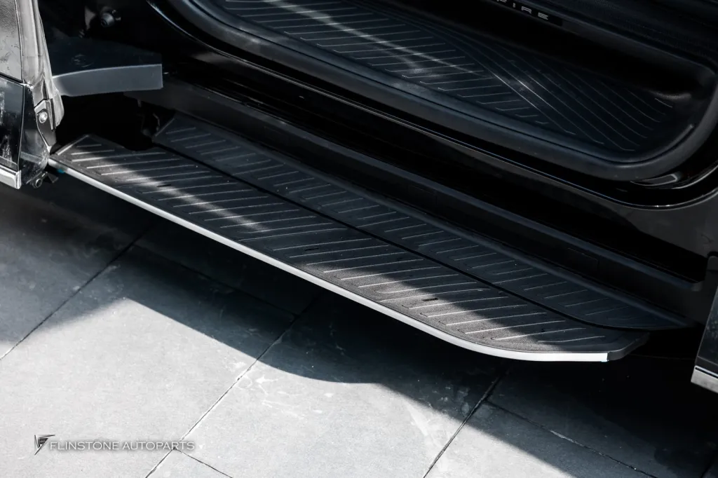 Lexus Alphard บันไดไฟฟ้า — รวม
