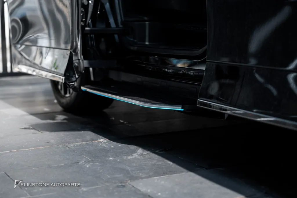 Lexus Alphard บันไดไฟฟ้า — รวม