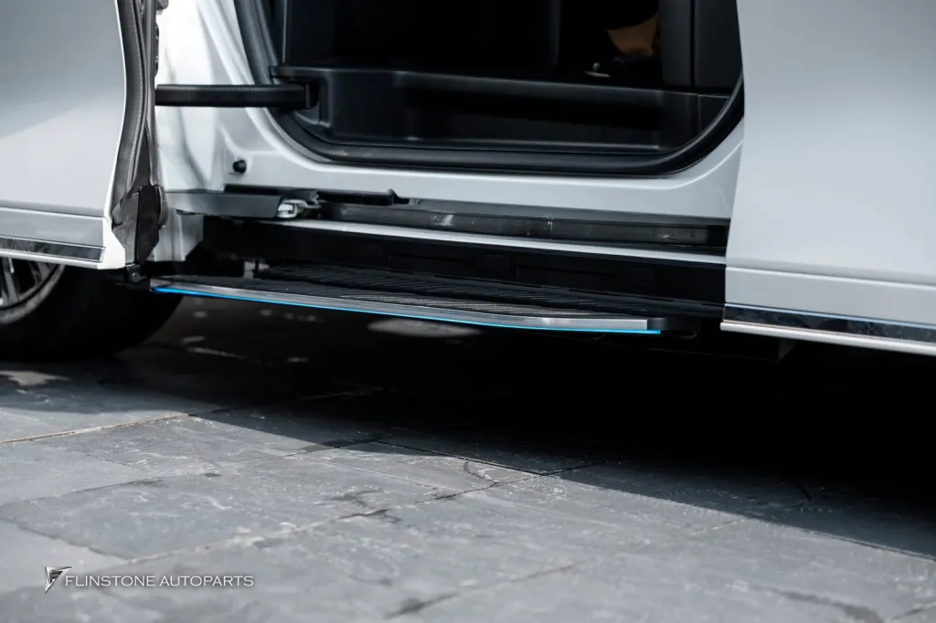 Lexus Alphard บันไดไฟฟ้า — รวม