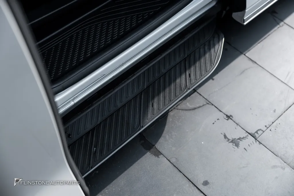 Lexus Alphard บันไดไฟฟ้า — รวม