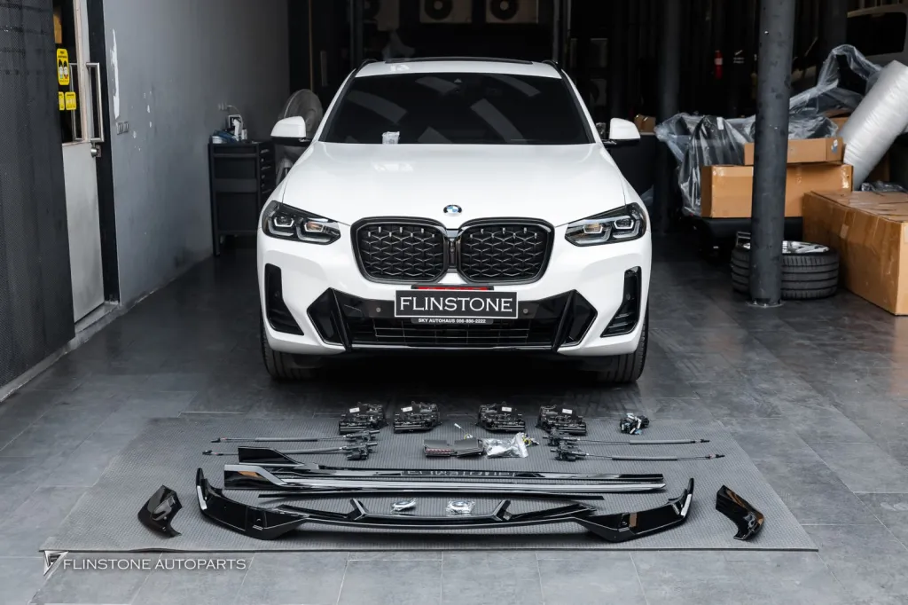 BMW X4 พาร์ทดำเงา ประตูดูด โลโก้