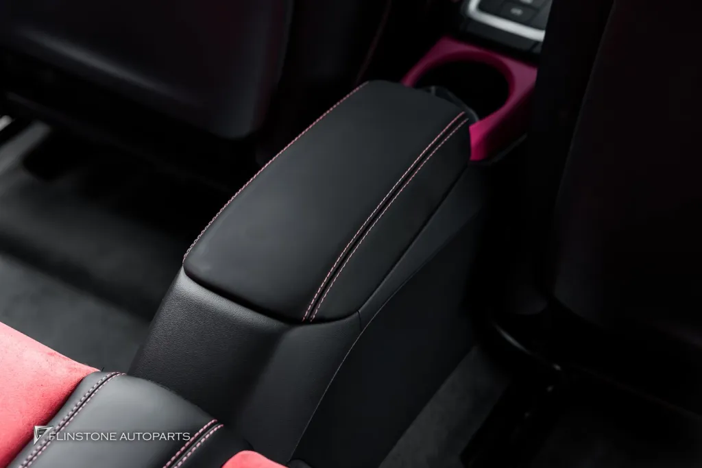 Audi TT ภายในชมพู