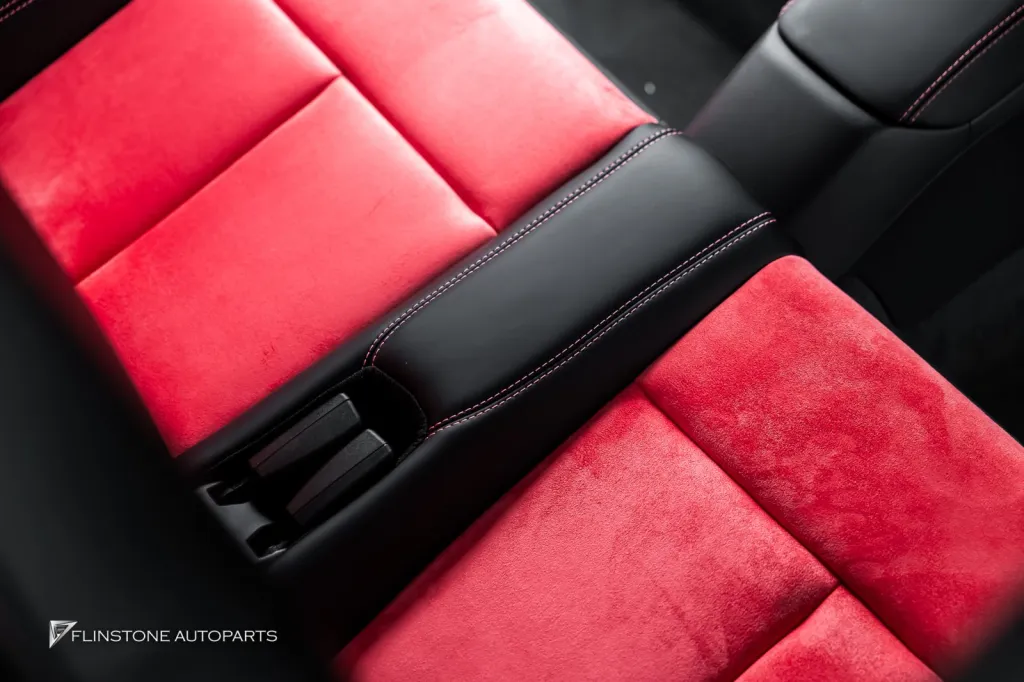 Audi TT ภายในชมพู