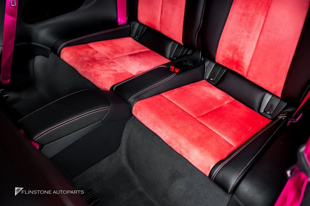 Audi TT ภายในชมพู