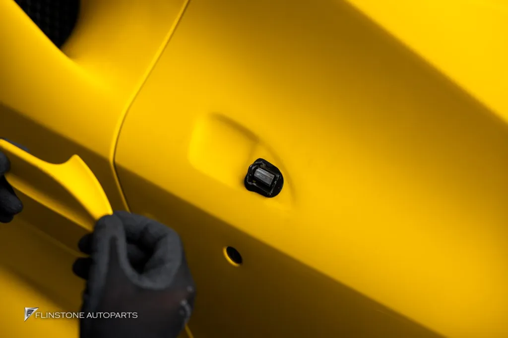 Ferrari F8 มือจับคาร์บอน Novitec