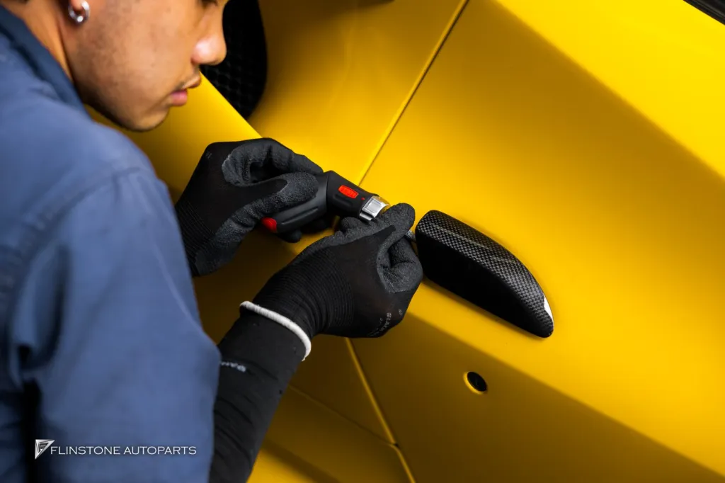 Ferrari F8 มือจับคาร์บอน Novitec