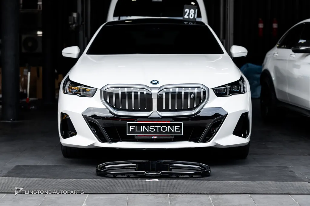 BMW i5 G60 กระจัง Led โลโก้
