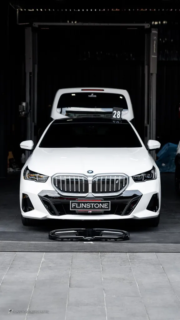 BMW i5 G60 กระจัง Led โลโก้
