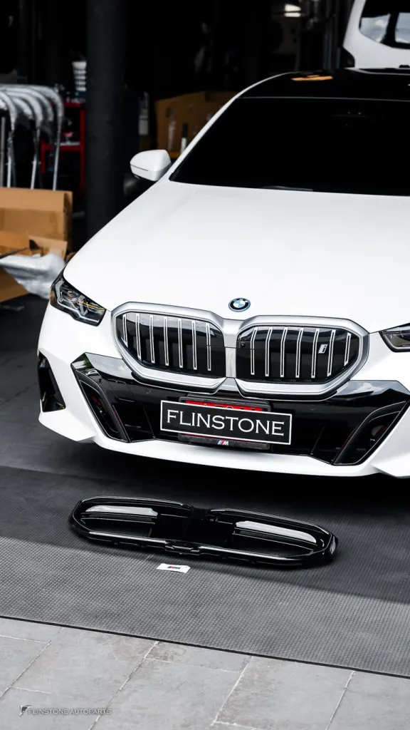 BMW i5 G60 กระจัง Led โลโก้