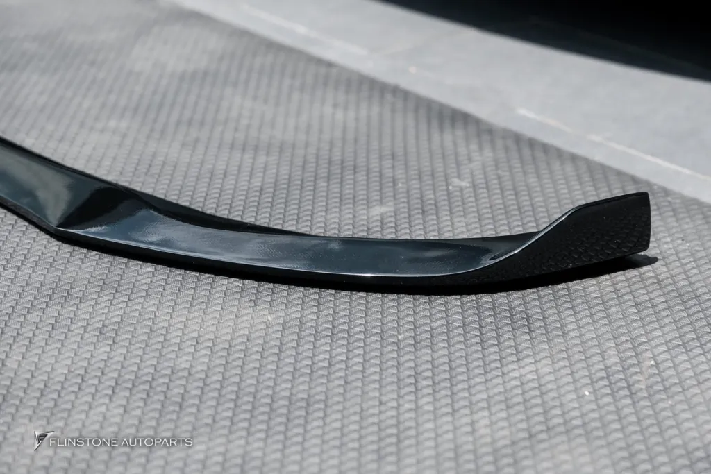 Mercedes Benz C205 Lip
