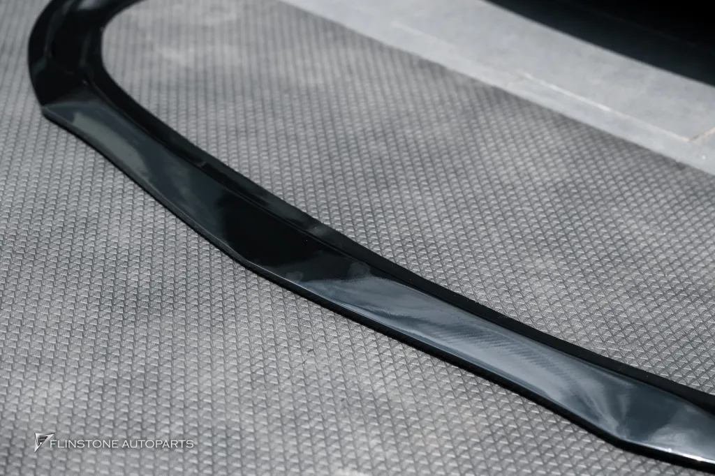 Mercedes Benz C205 Lip