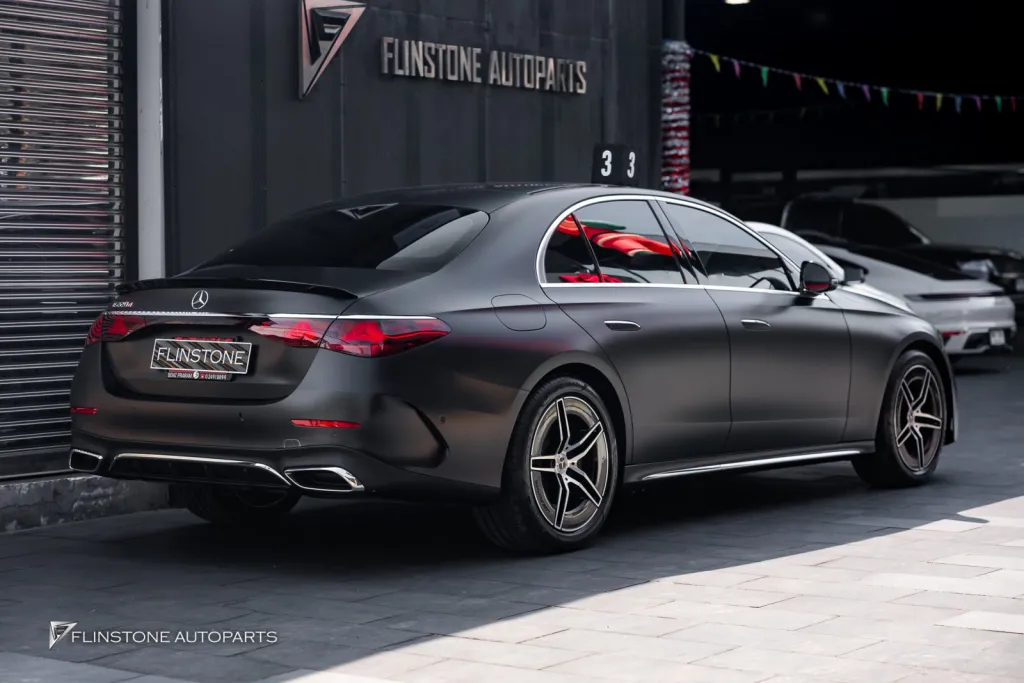 Mercedes Benz W214 สปอยเลอร์