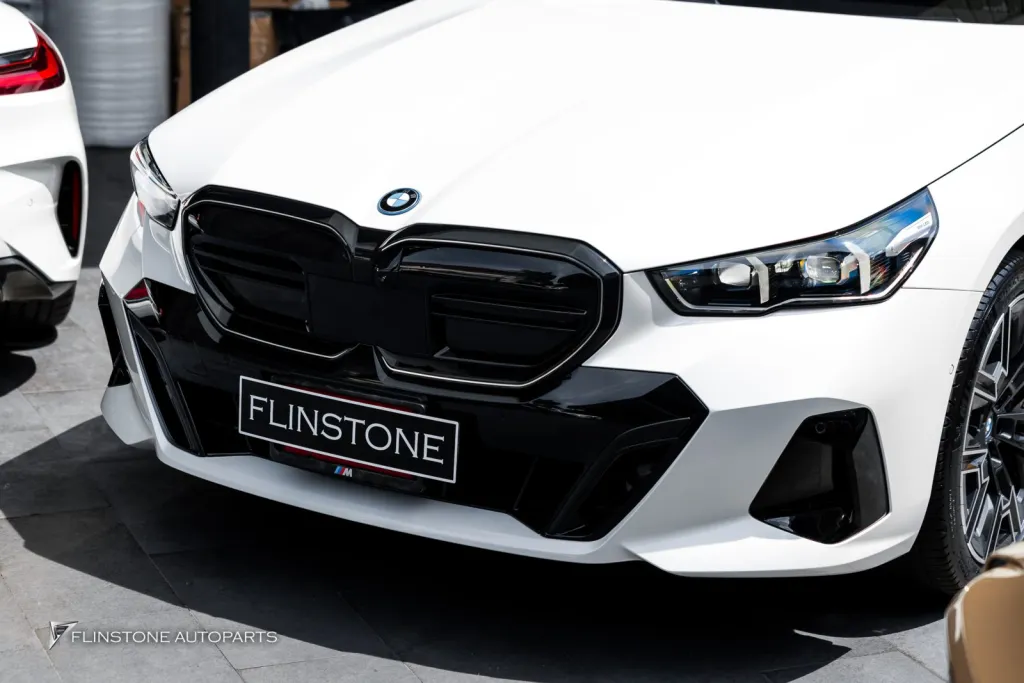 BMW i5 G60 กระจัง Led โลโก้