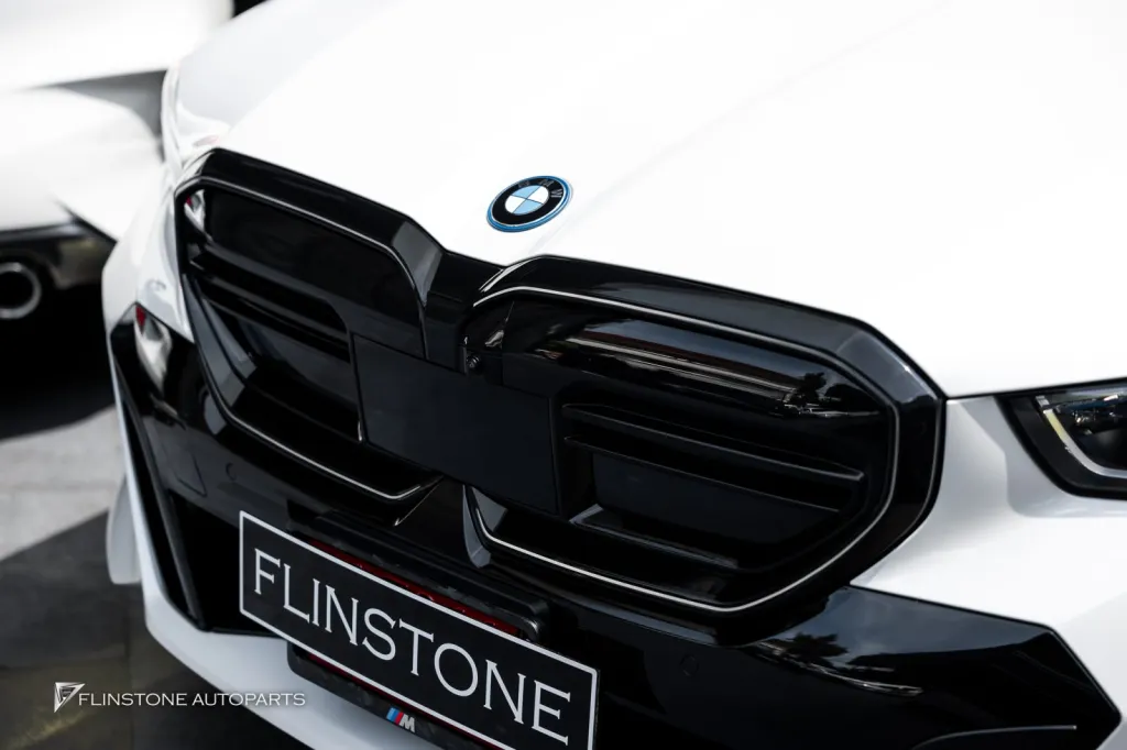 BMW i5 G60 กระจัง Led โลโก้