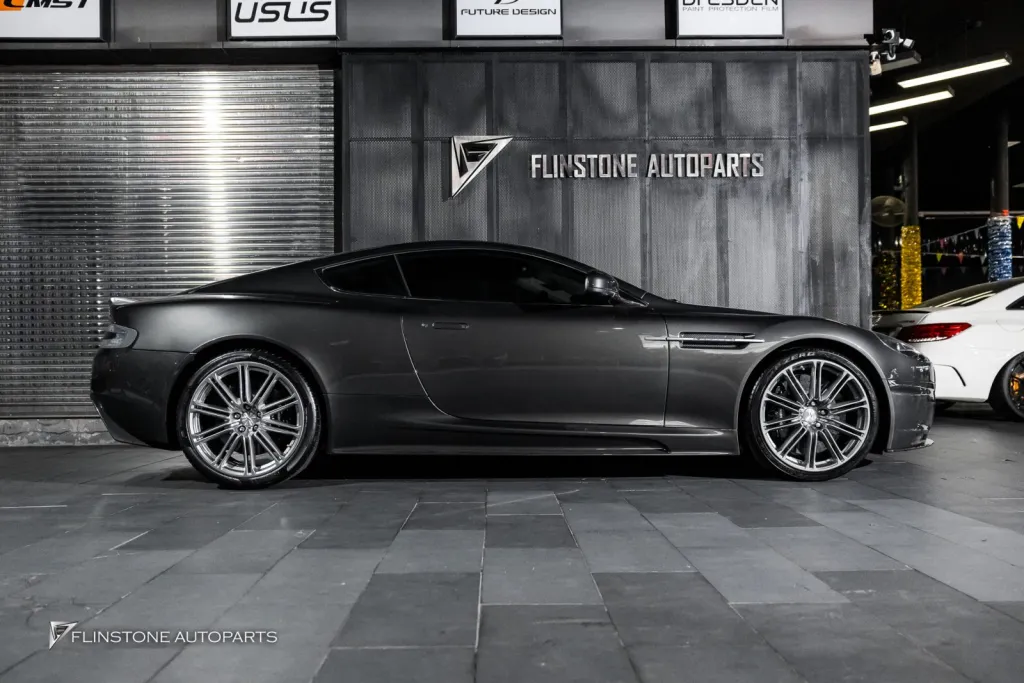 Aston Martin ล้อ
