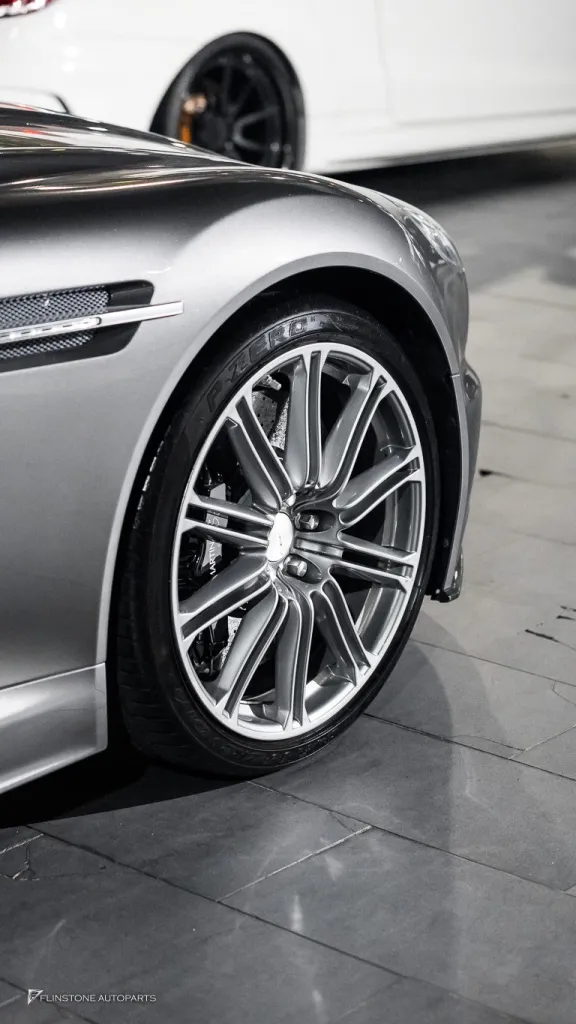 Aston Martin ล้อ